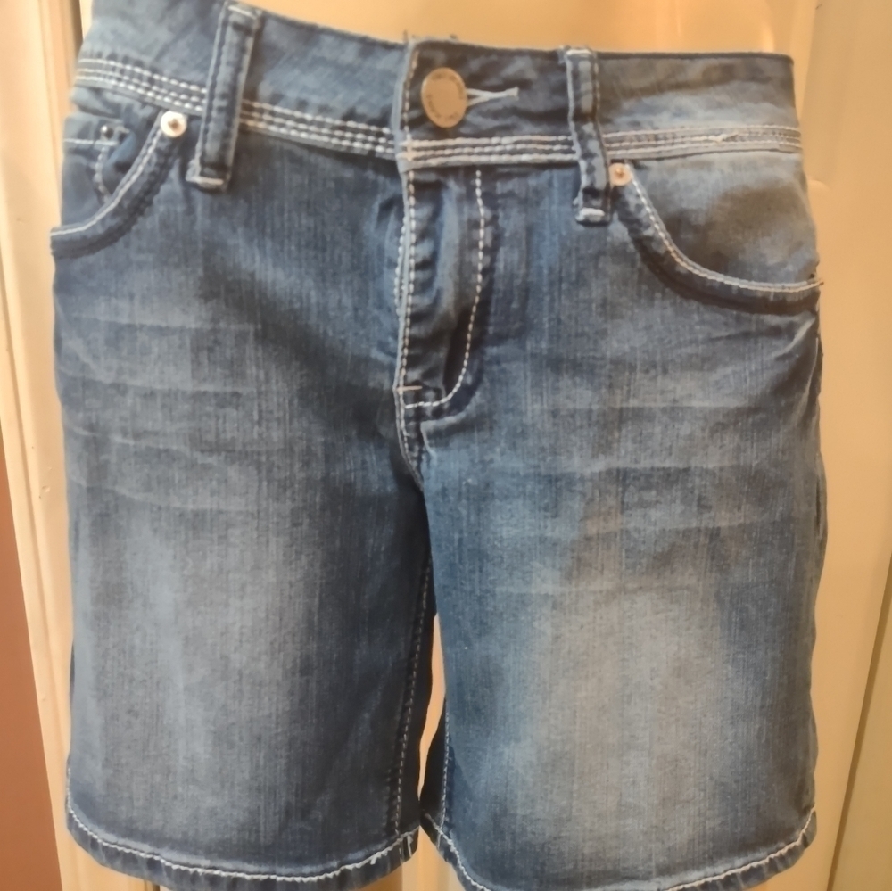 Ymi juniors jean denim shorts size 7